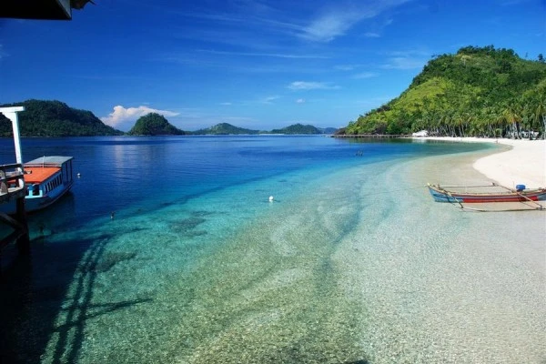 Keindahan Pantai di Pulau Sikuai, Sumatera Barat