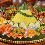 Menikmati Kelezatan Nasi Tumpeng, Surga Kuliner Indonesia!