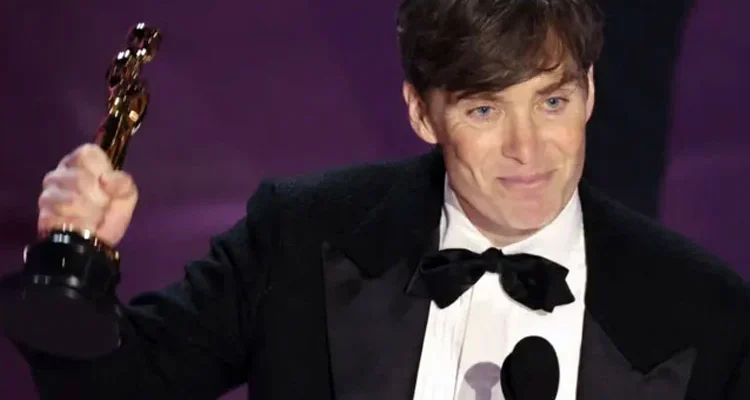 Cillian Murphy Aktor Terbaik Piala Oscar 2024!