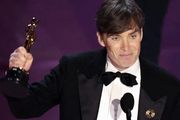 Cillian Murphy Aktor Terbaik Piala Oscar 2024!