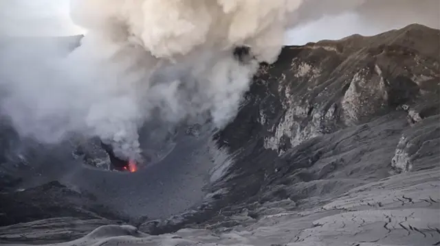 Summit di Puncak Gunung Dukono Halmahera