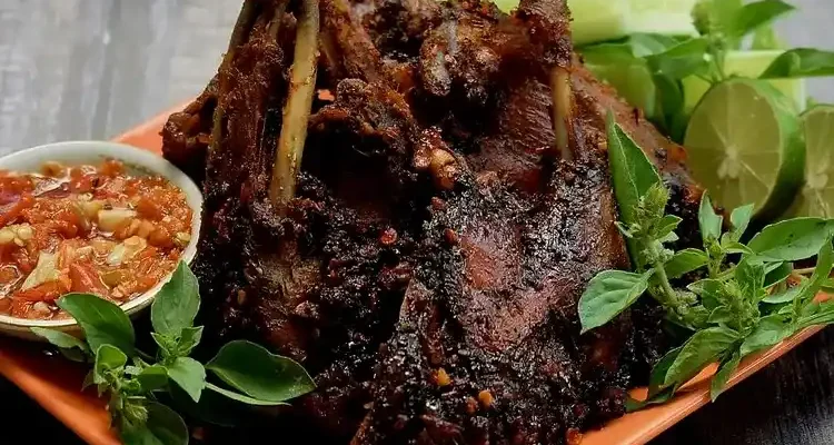 Bebek Bumbu Hitam Khas Madura
