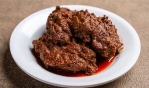 Kuliner Legendaris Sumatera, dari Rendang Minang hingga Pempek Palembang